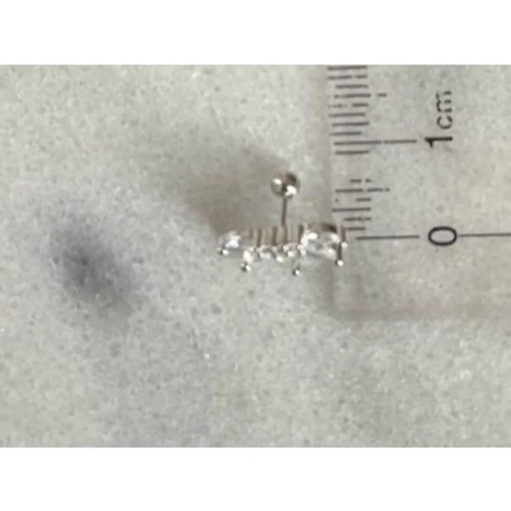 Sterling Silver Large Crystal Flower Cartilage Earring Brand New - Picture 3 of 4